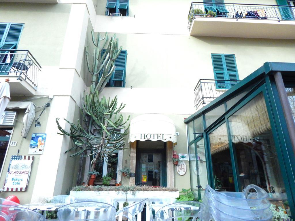 Albergo Torino Albenga Dış mekan fotoğraf