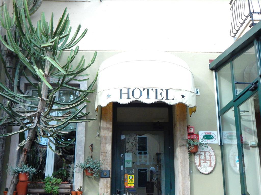 Albergo Torino Albenga Dış mekan fotoğraf